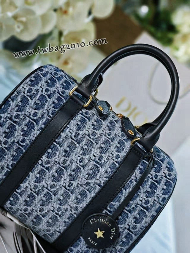 Dior专柜新款Groove 16迷你手袋迪奥高仿原单中号牛仔保龄球枕头包 djfk1733
